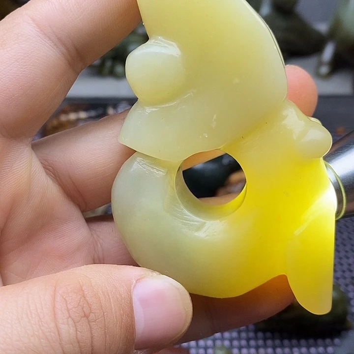 未镶嵌蛇纹石玉颈饰