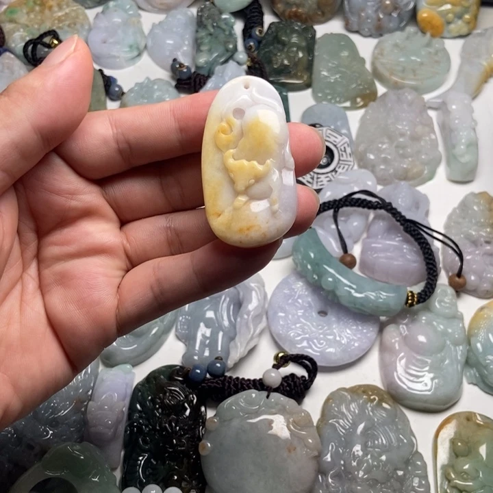 颈饰未镶嵌翡翠牛牛95