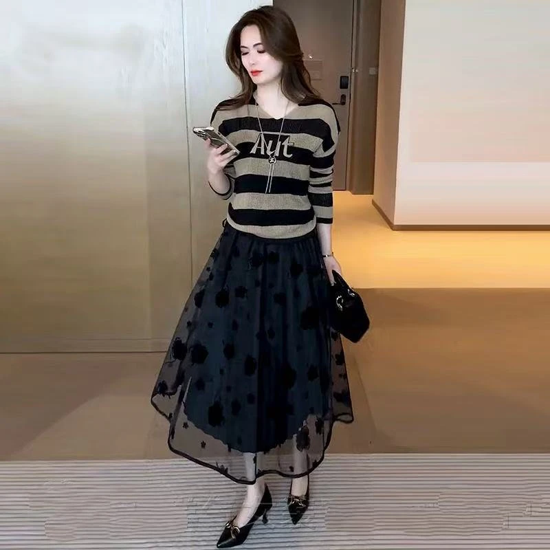 时尚女装春装2025春季新款洋气百搭条纹针织衫女半身裙两件套