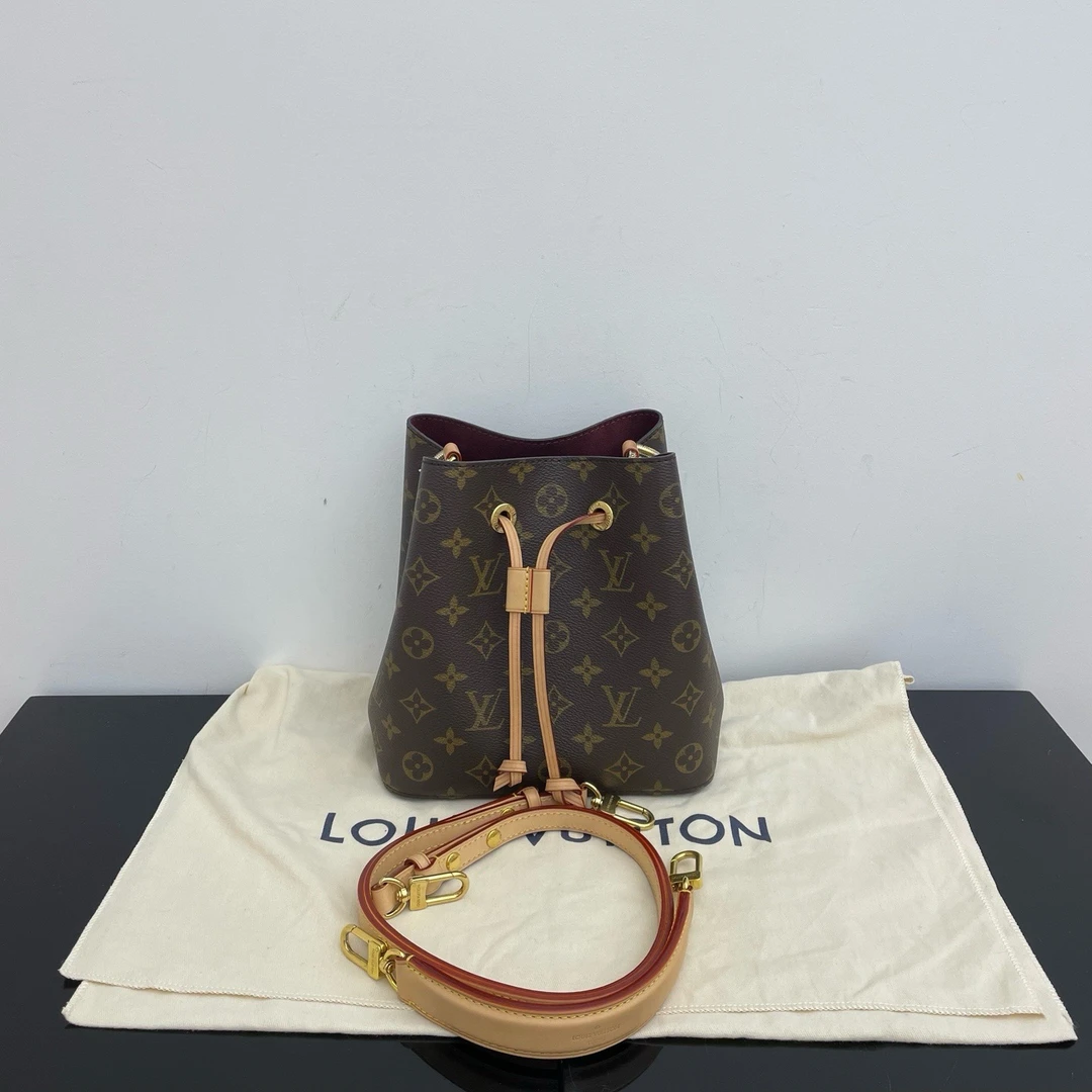 99新 LouisVuitton/路易威登 韩国小水桶 配件：尘袋