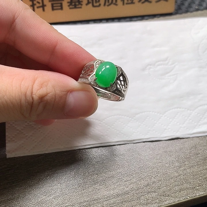 颈饰银S925镶嵌翡翠戒指