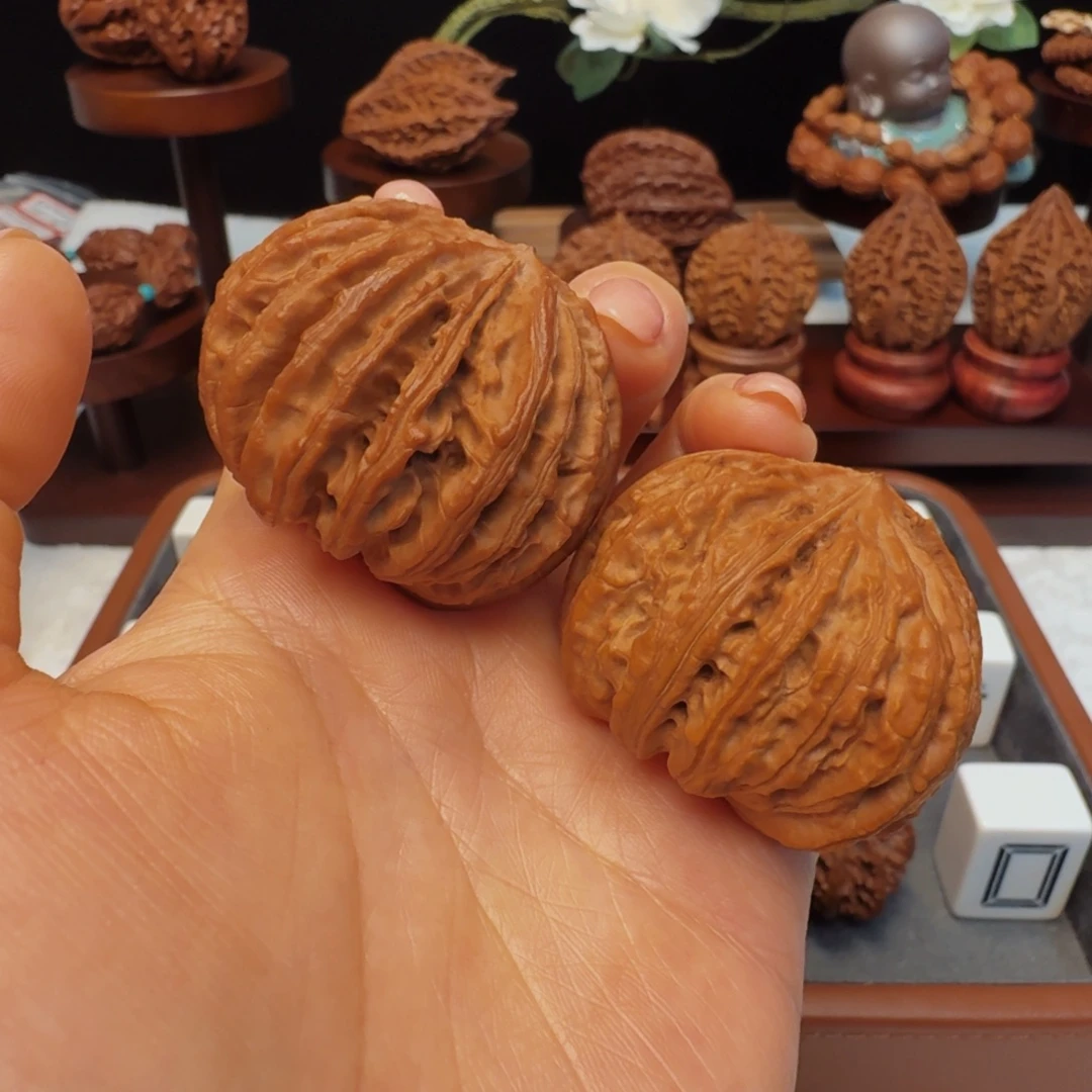 文玩核桃吊坠球连