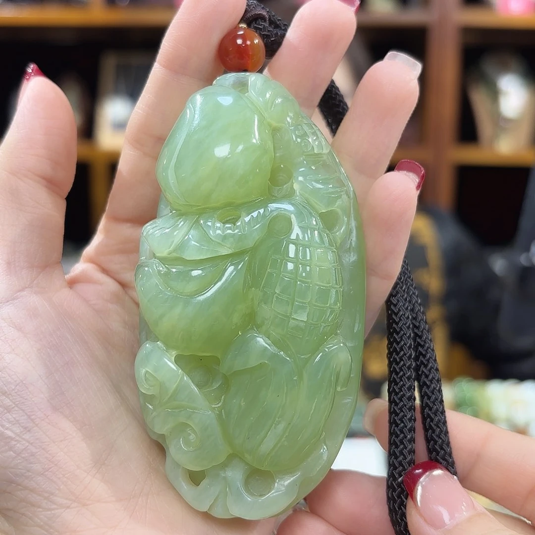 岫玉玉米手把件未镶嵌水***转