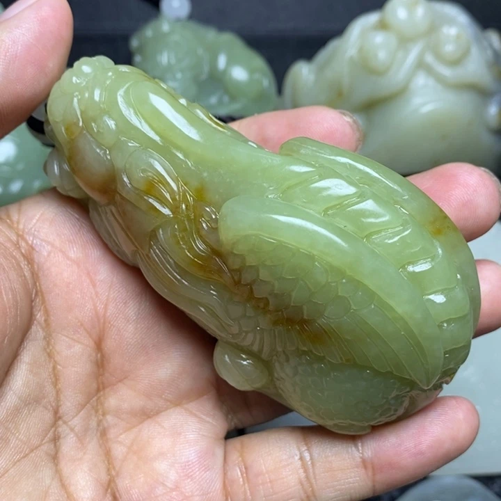 和田玉未镶嵌颈饰光**刻