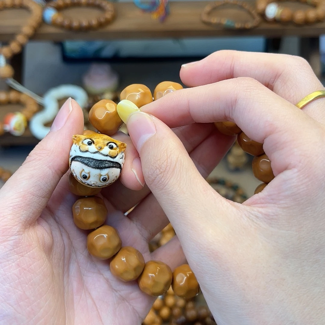 猴头核桃手串大**烤搭配拉布布