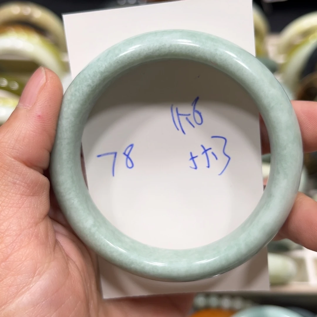 蛇纹石玉手镯未镶嵌