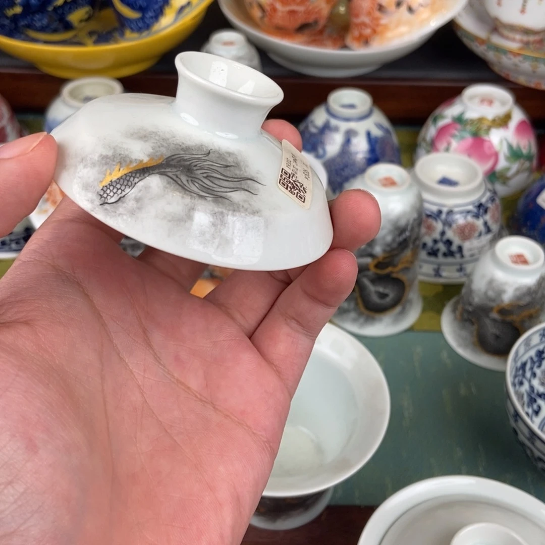 魏*陶瓷的的设计师是