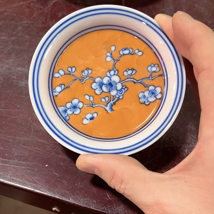 瓷片/////直径10厘米。红。