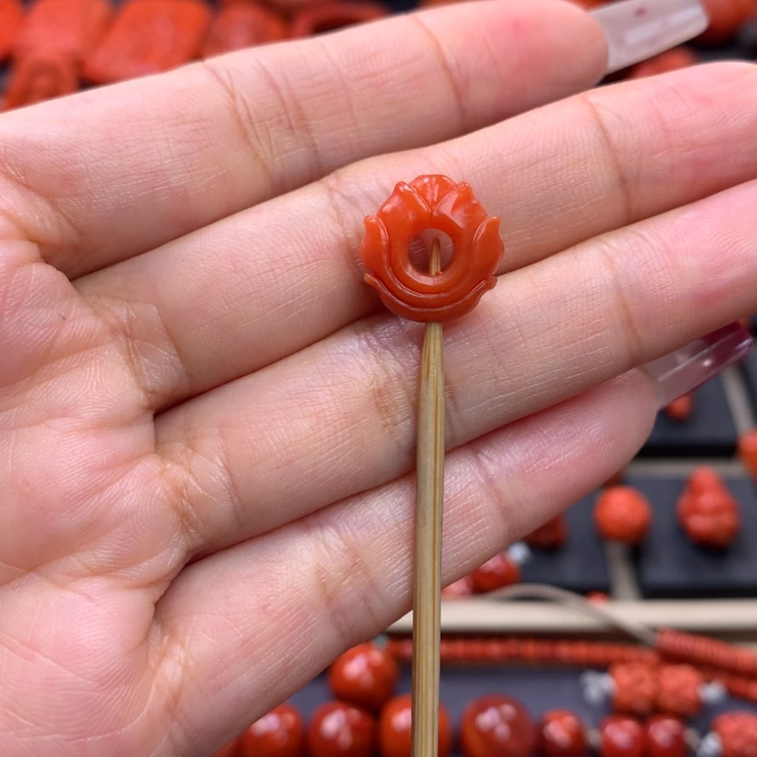 【闪购商品】南红玛瑙莲花背云13mm未镶嵌