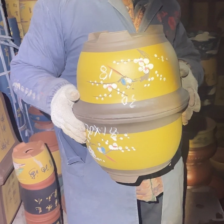 紫砂紫砂花盆和小盆栽