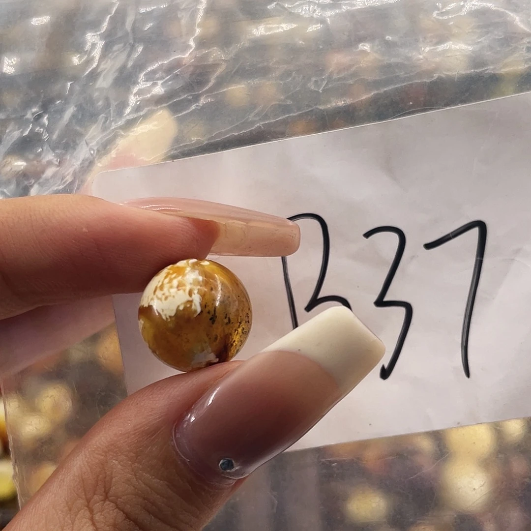 琥珀未镶嵌裸石13.4福利