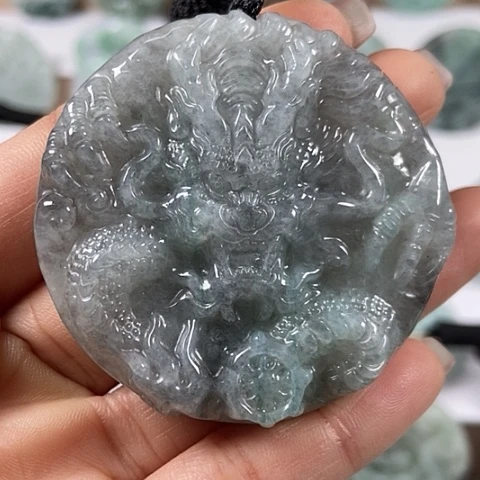 翡翠颈饰未镶嵌龙凤呈祥两面工福利洒乌鸡料