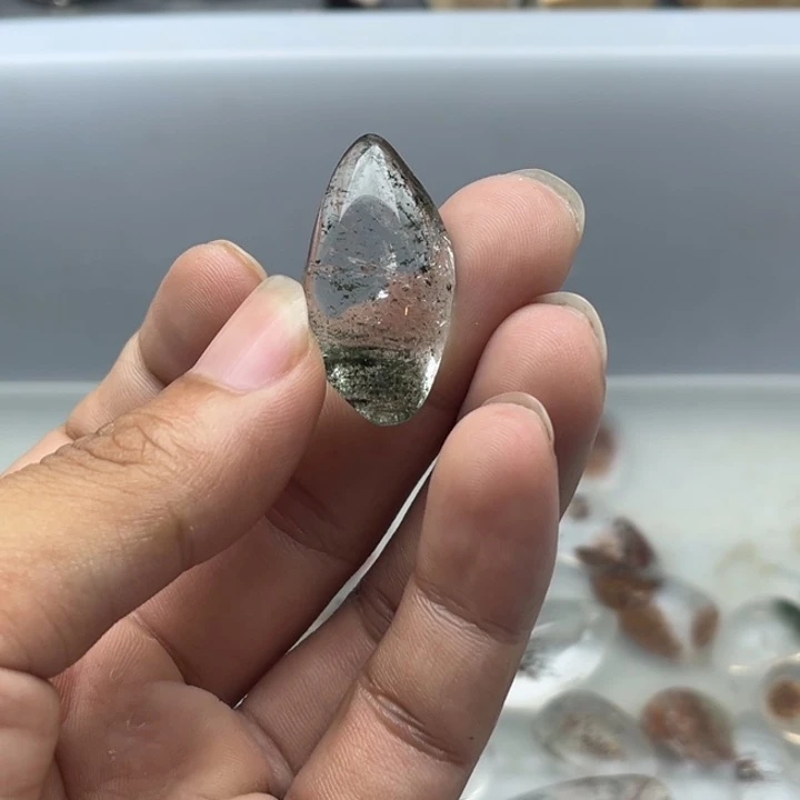 未镶嵌吊坠(赠链)水晶小*神