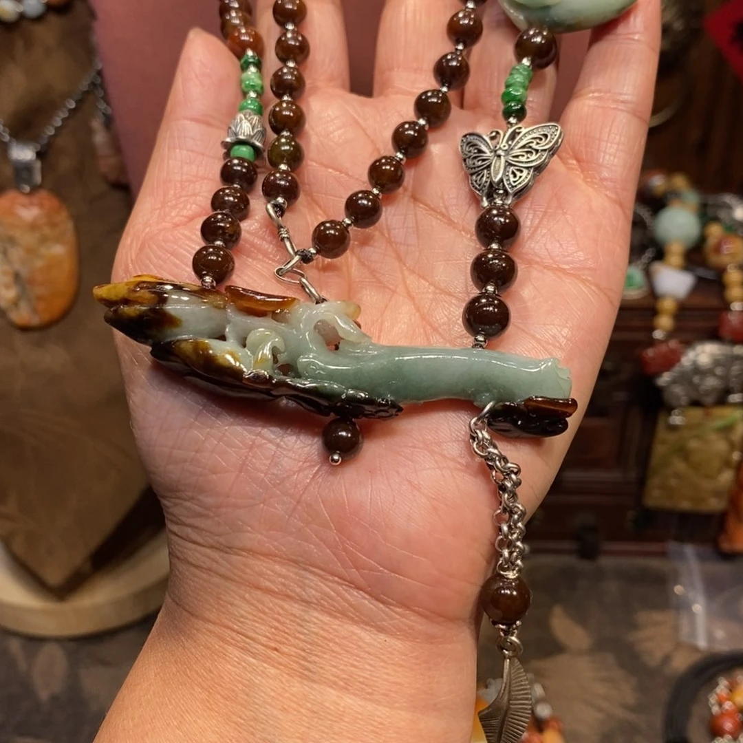 翡翠吊坠(赠链)未镶嵌