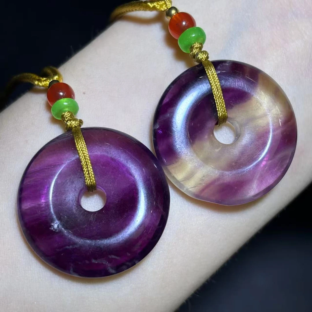 面面来财珠宝X2C11113-七彩萤石平安扣-配绳-多样性发其一