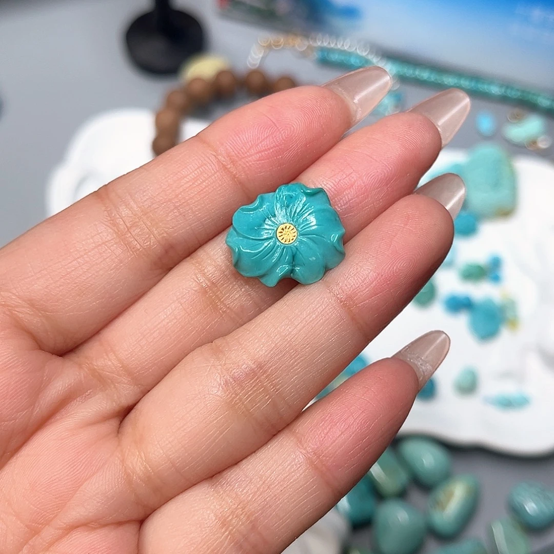 布***光绿松石未镶嵌珠宝半成品