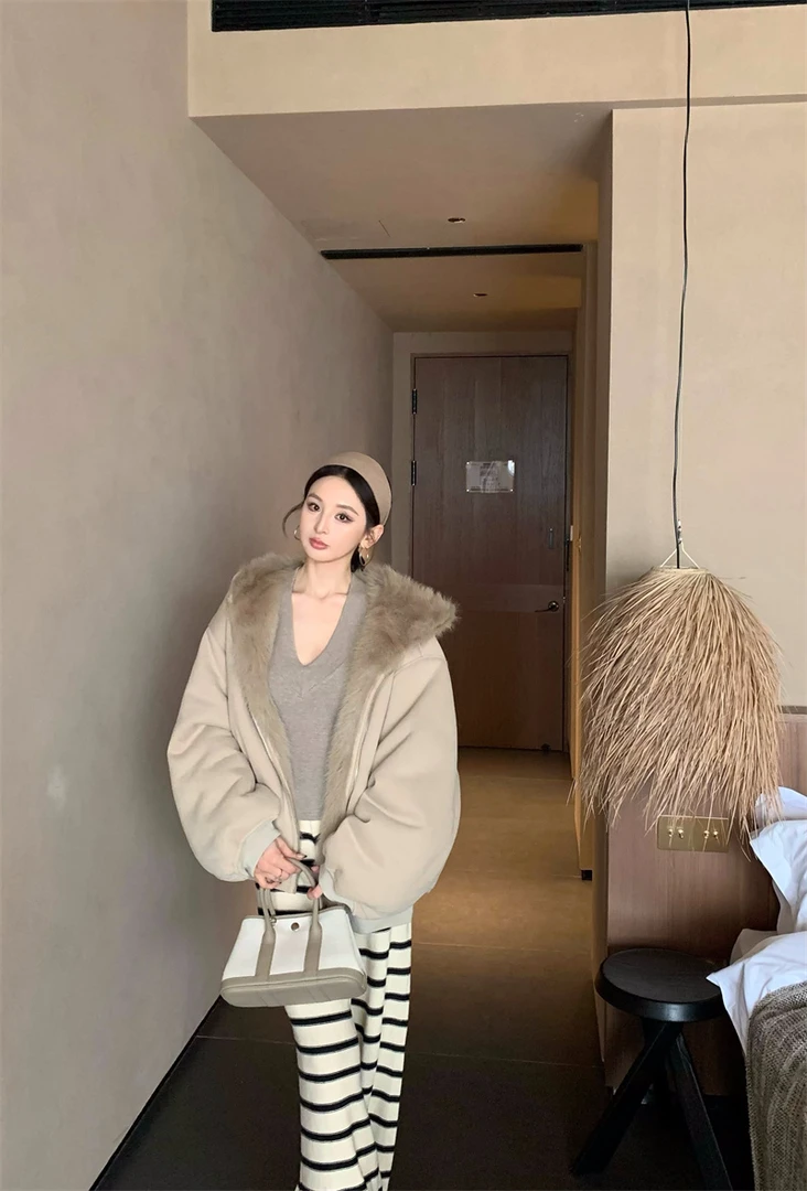 慵懒老钱风正反两穿仿皮草保暖连帽卫衣外套针织条纹长裤套装8256