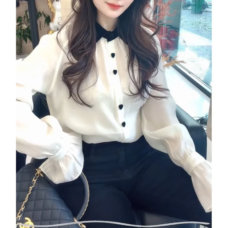 法式轻奢高级感爱心纽扣翻领喇叭袖衬衣时尚洋气减龄显瘦衬衫上衣