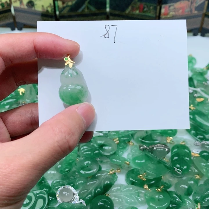 石英质玉颈饰未镶嵌