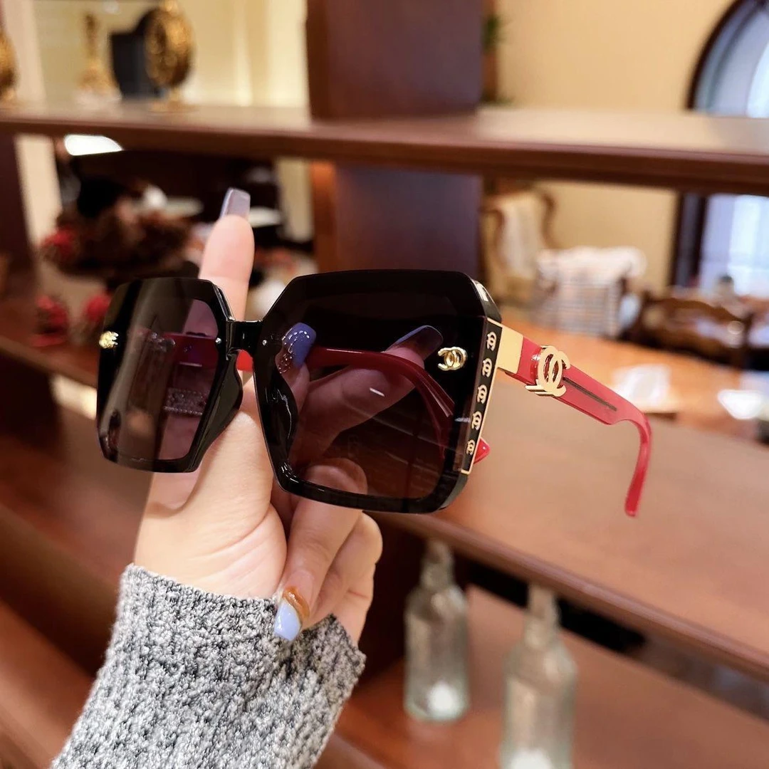 时尚潮流太阳镜女款个性复古防UV偏光眼镜