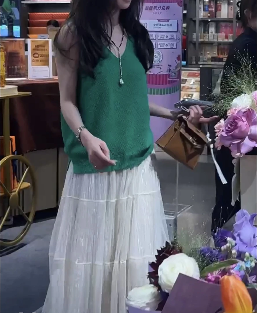 新款时尚休闲显瘦减龄气质潮流女装1