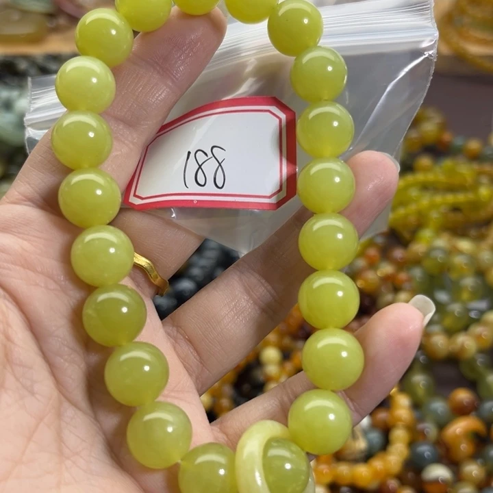 足铂镶嵌蛇纹石玉手链