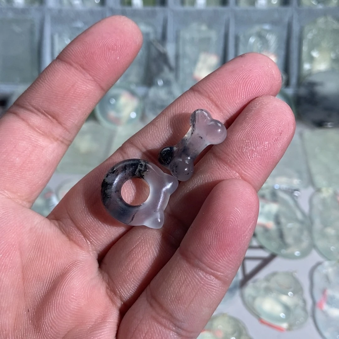 蛇纹石玉未镶嵌颈饰魔***貓