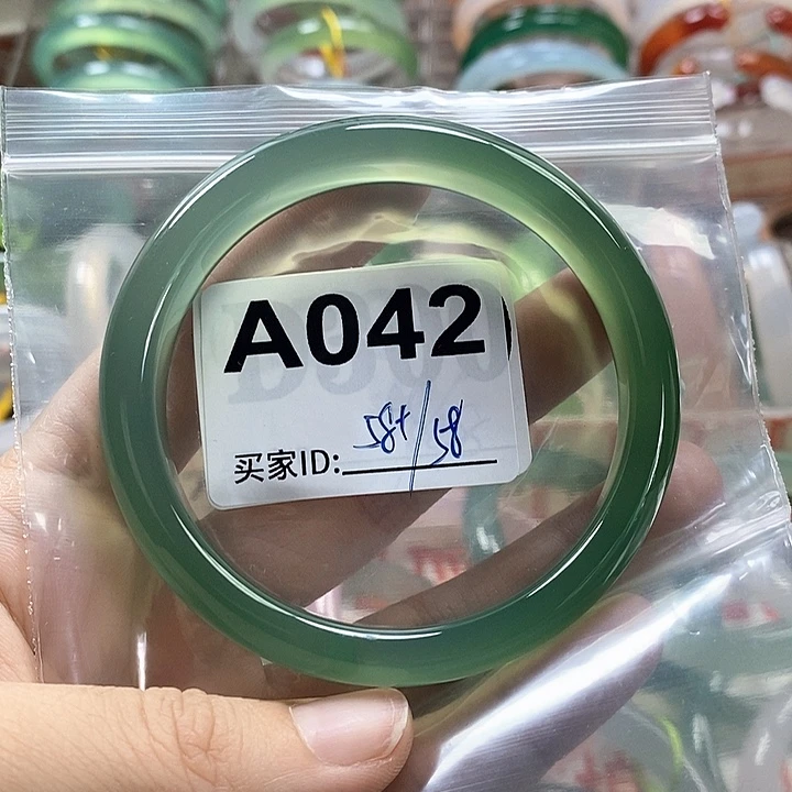 玛瑙/玉髓手镯未镶嵌阿*