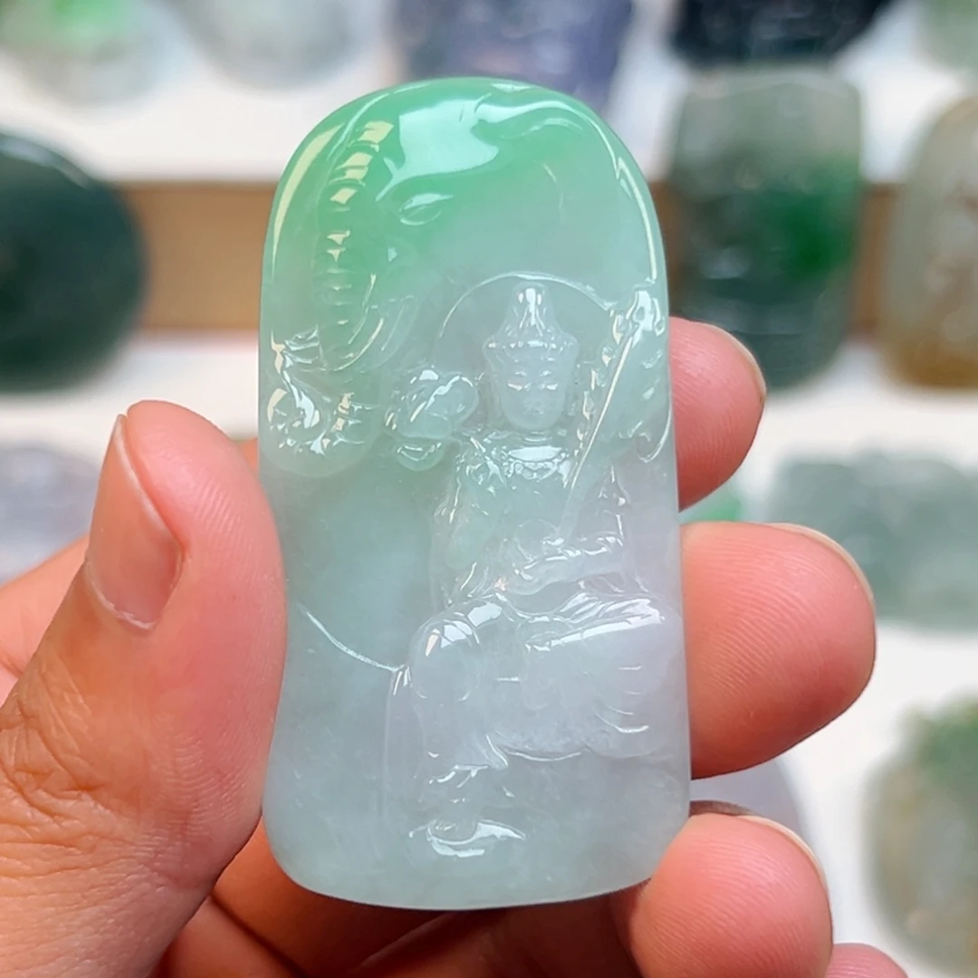 翡翠颈饰未镶嵌哦*天然翡翠