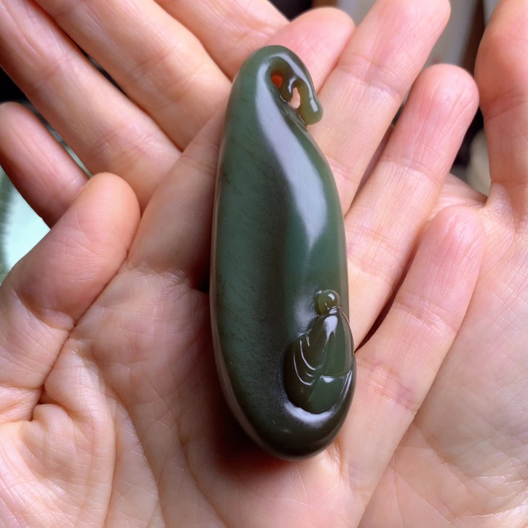 小***儿岫岩老玉（透闪石质玉）未镶嵌挂件