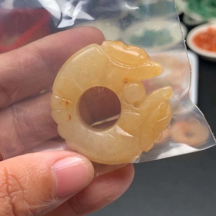 石英质玉未镶嵌颈饰