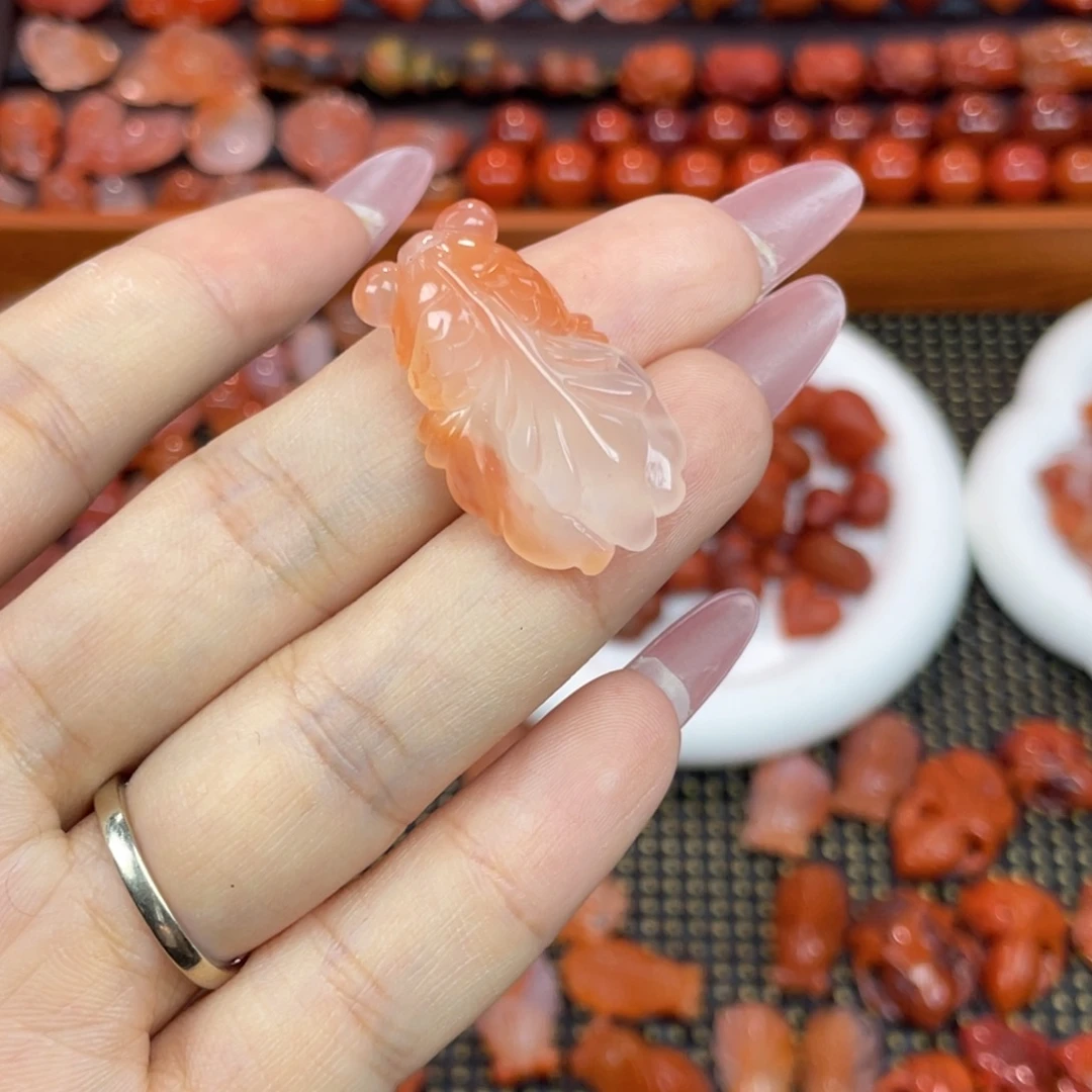 南红玛瑙未镶嵌配饰金鱼