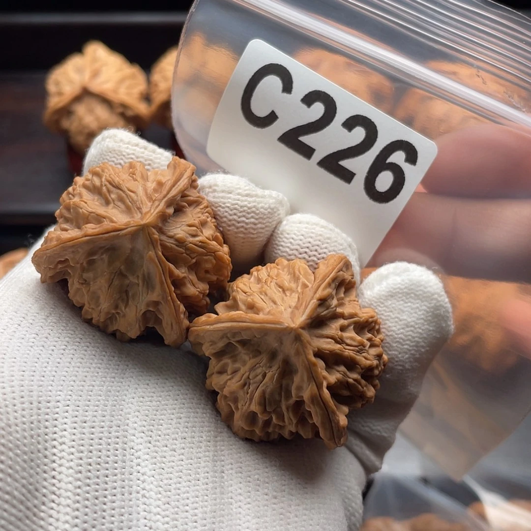 【闪购商品】文玩核桃吊坠C226三棱35