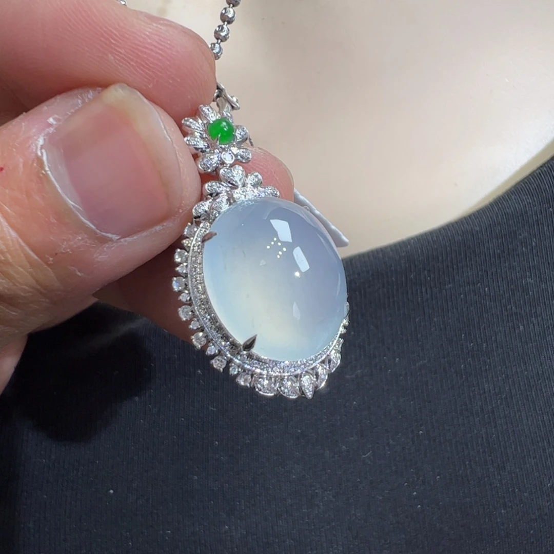翡翠吊坠(不含链)18K金镶嵌