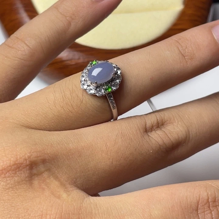 翡翠戒指未镶嵌翡翠