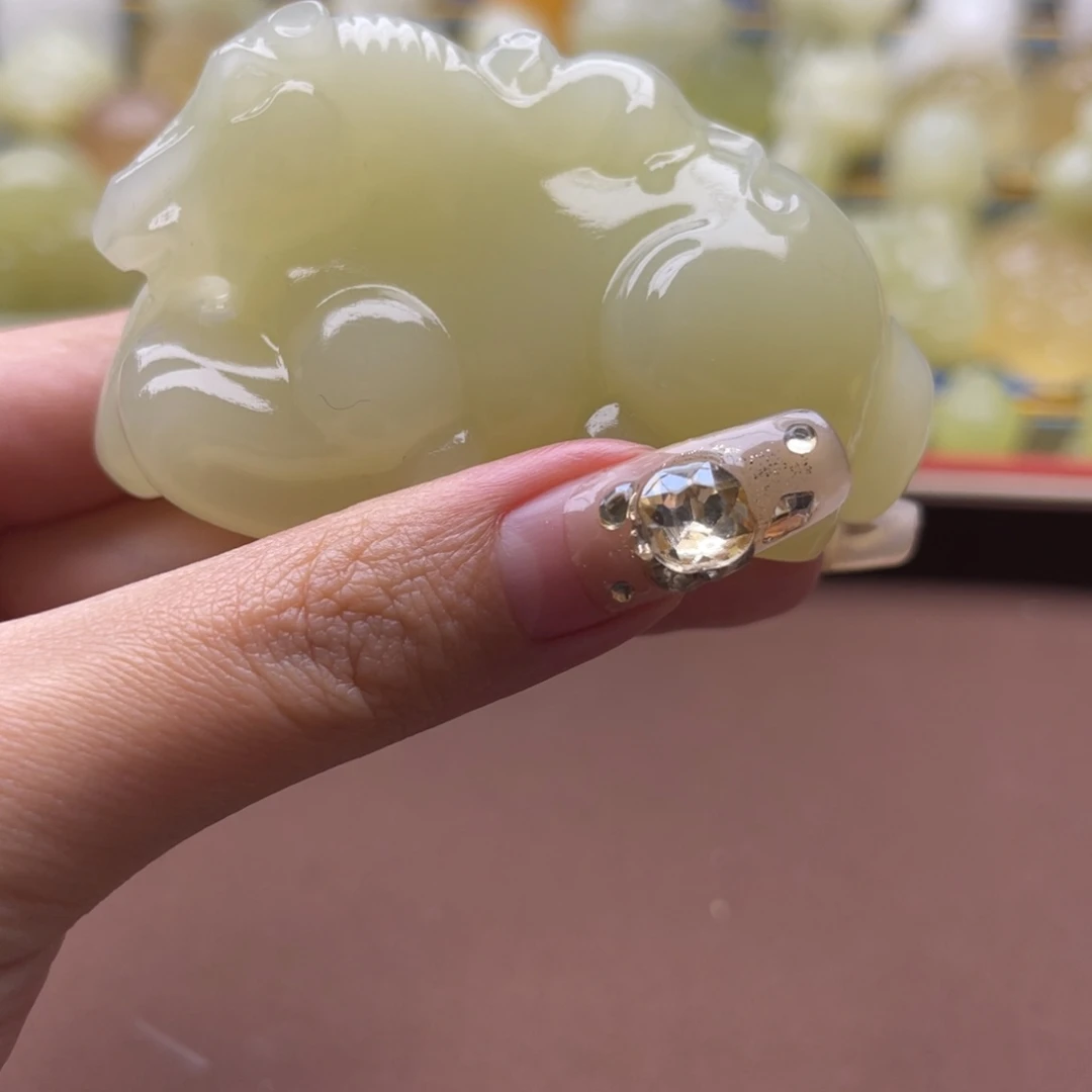 邵***法玉天然桌面摆放摆件