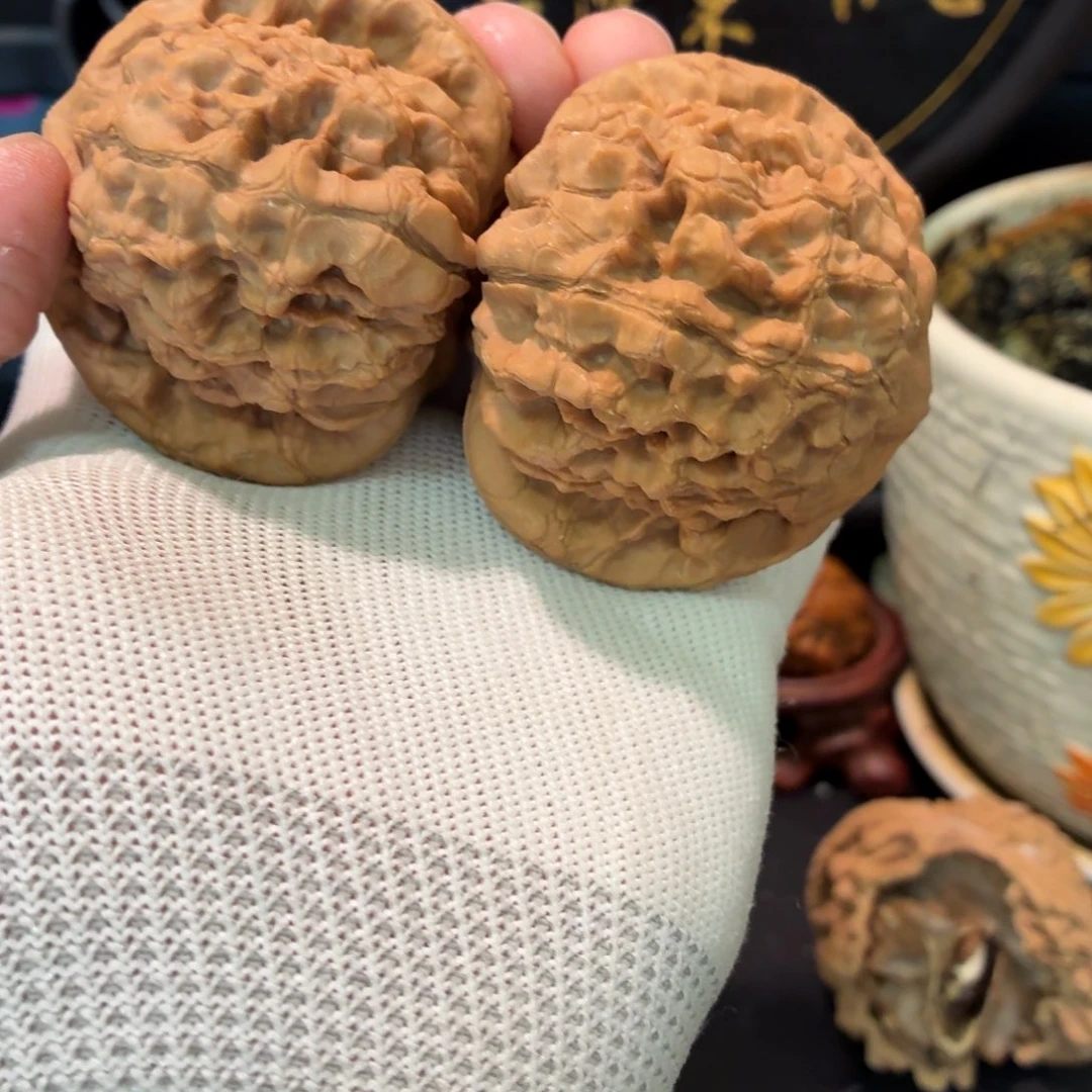 关***哟吊坠桃核龙鼎核桃