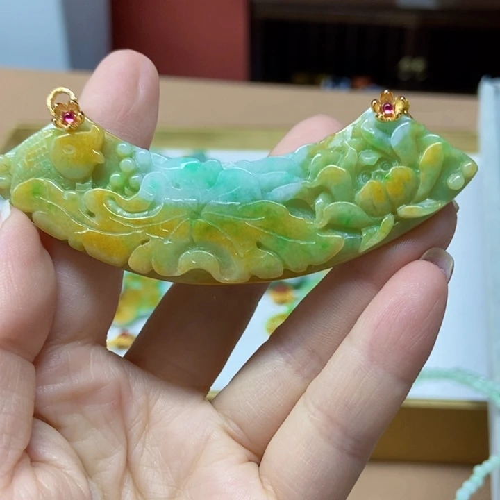 翡翠未镶嵌颈饰吊坠