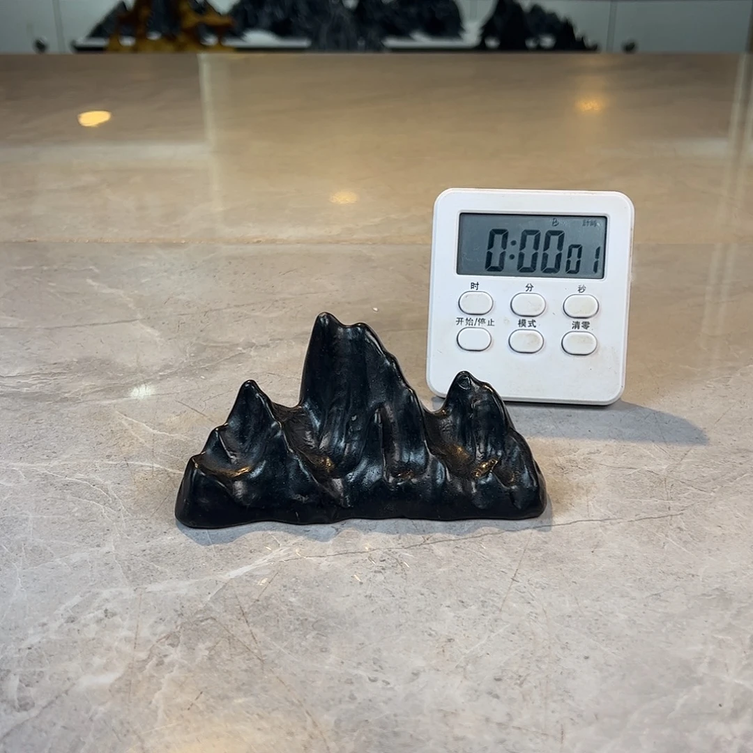 王***虎灵璧奇石博览会摆件