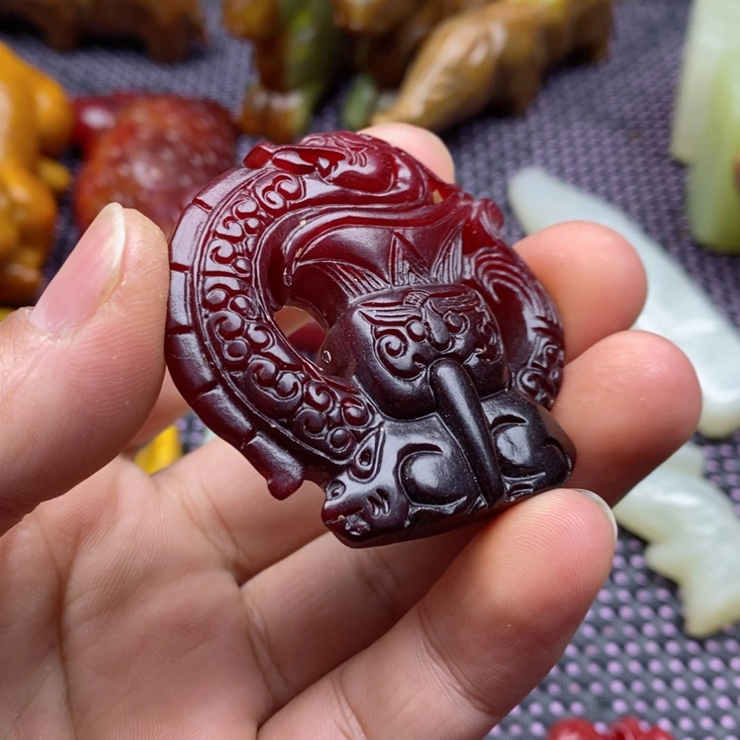 蛇纹石玉颈饰未镶嵌