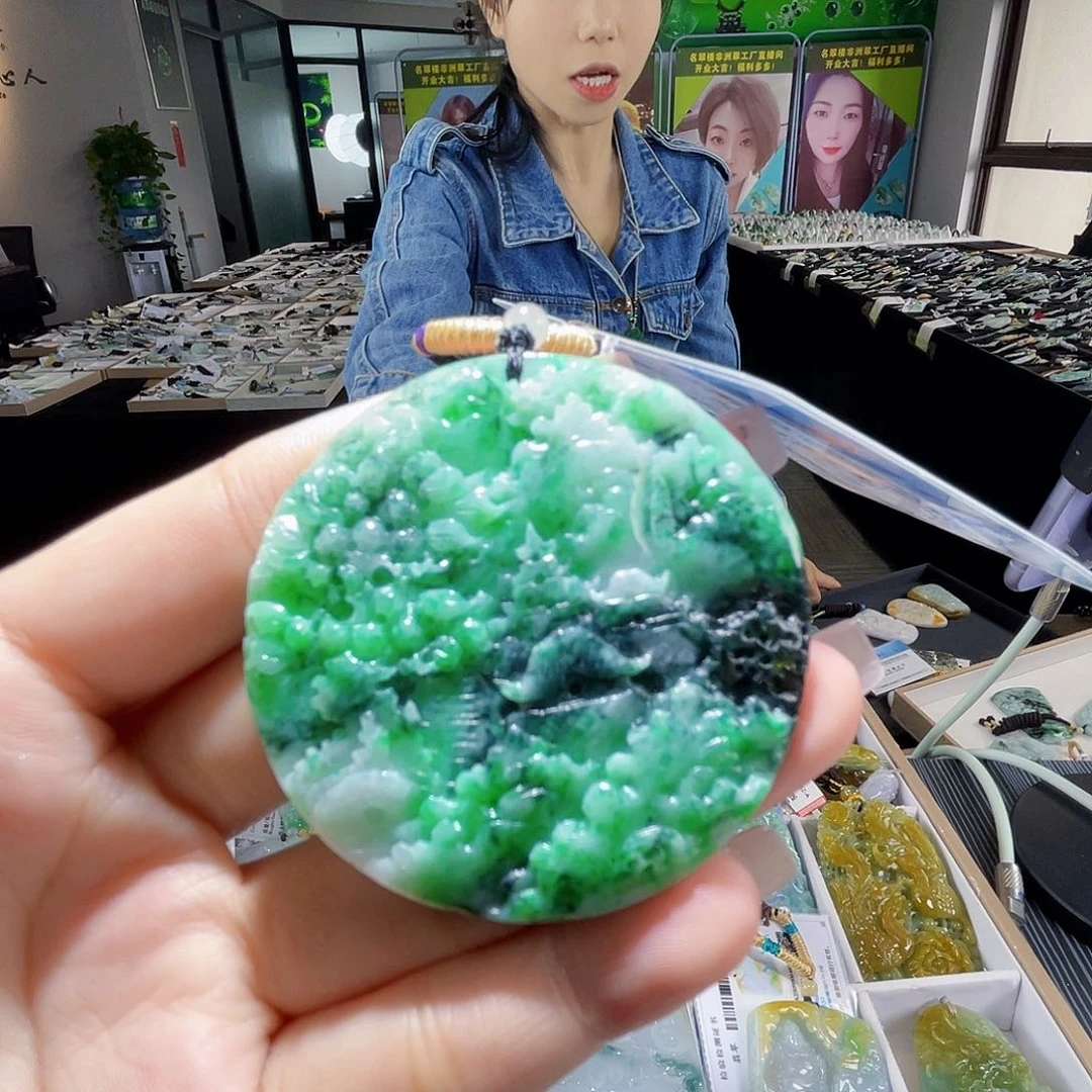 颈饰未镶嵌翡翠一个