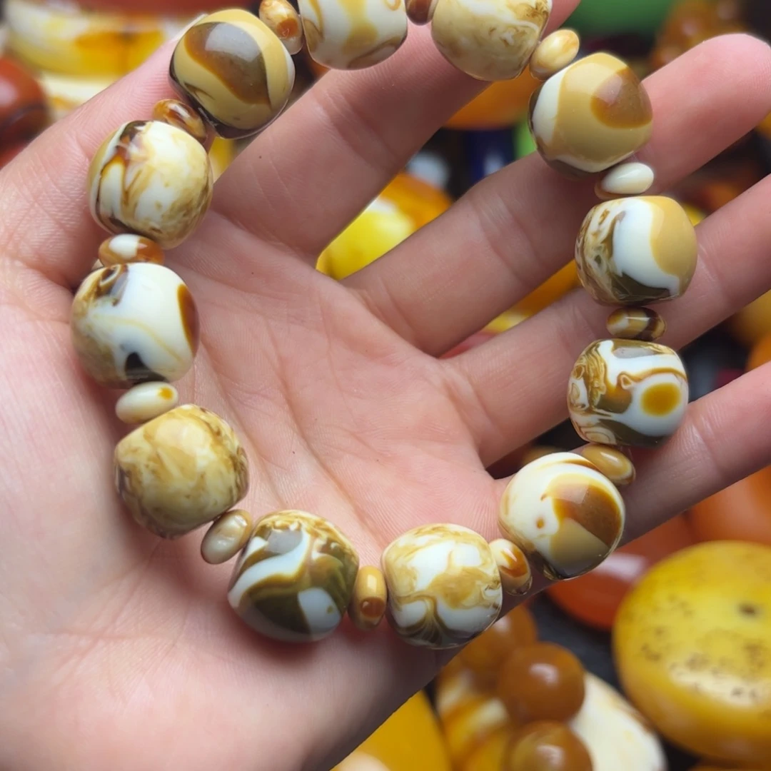 未镶嵌琥珀手链朱*姐蜜蜡