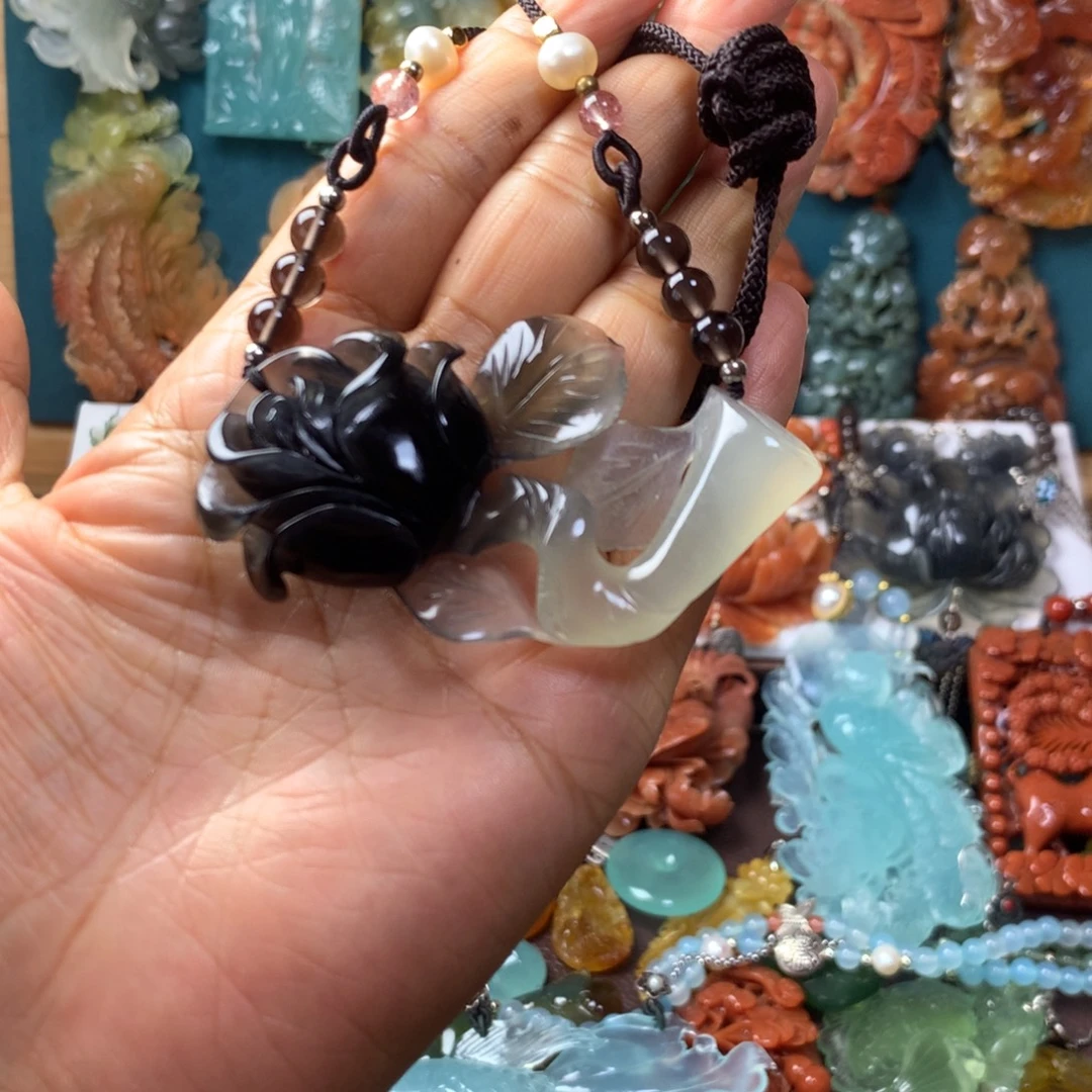 蛇纹石玉未镶嵌挂坠