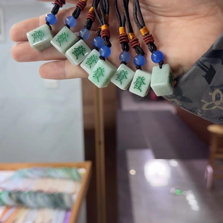 翡翠吊坠(不含链)未镶嵌纯天然缅甸翡翠A货买断多样性发一