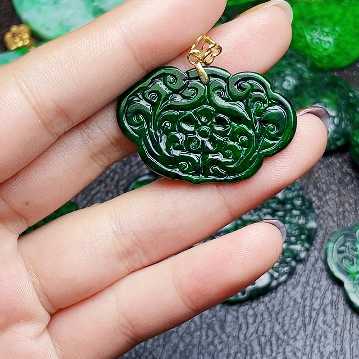 翡翠银S925镶嵌颈饰多样性