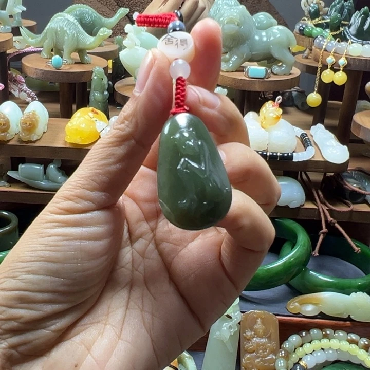 颈饰未镶嵌和田玉