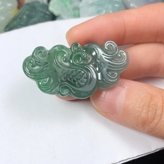 翡翠未镶嵌颈饰缅甸A货，每天下午1点半开播