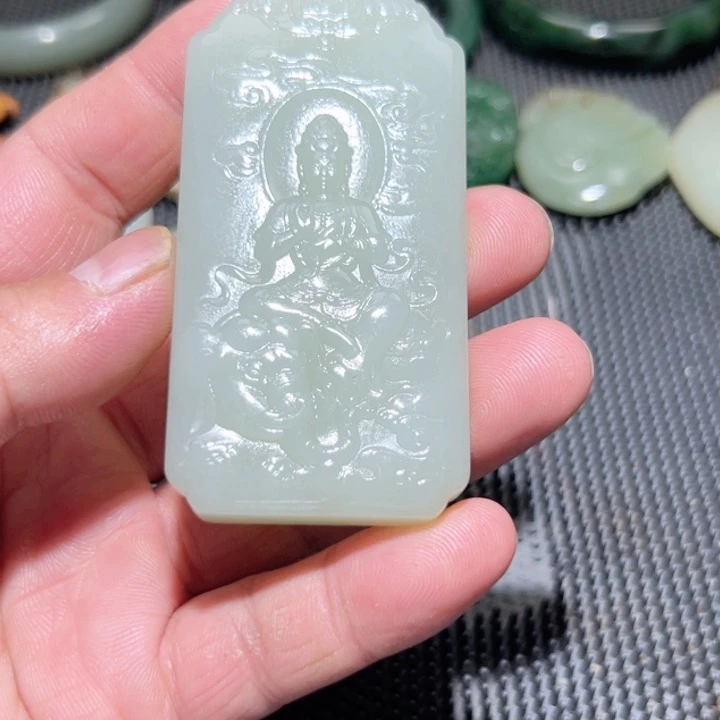 和田玉未镶嵌吊坠(赠链)