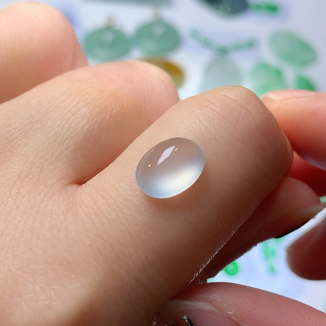 翡翠未镶嵌颈饰蛋