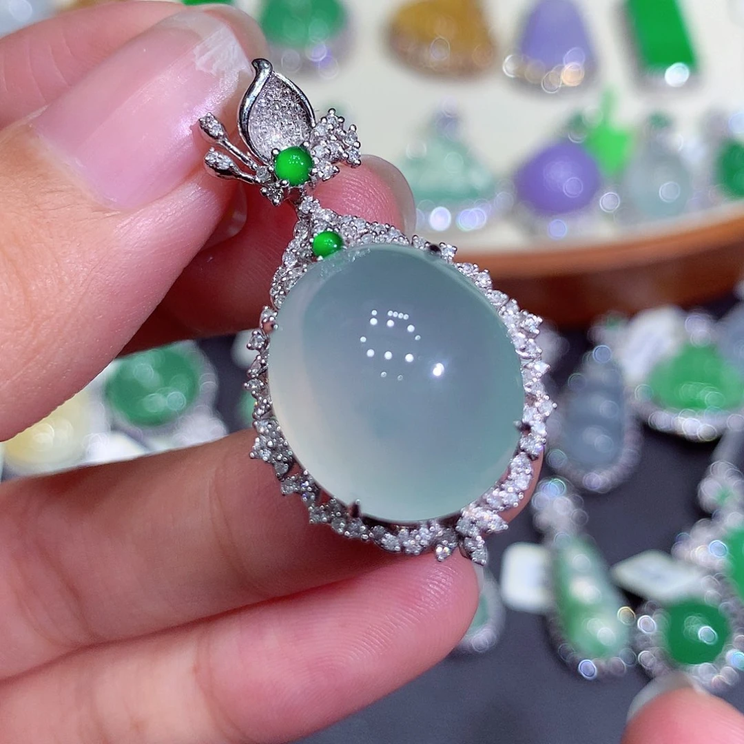 翡翠吊坠(不含链)18K金镶嵌